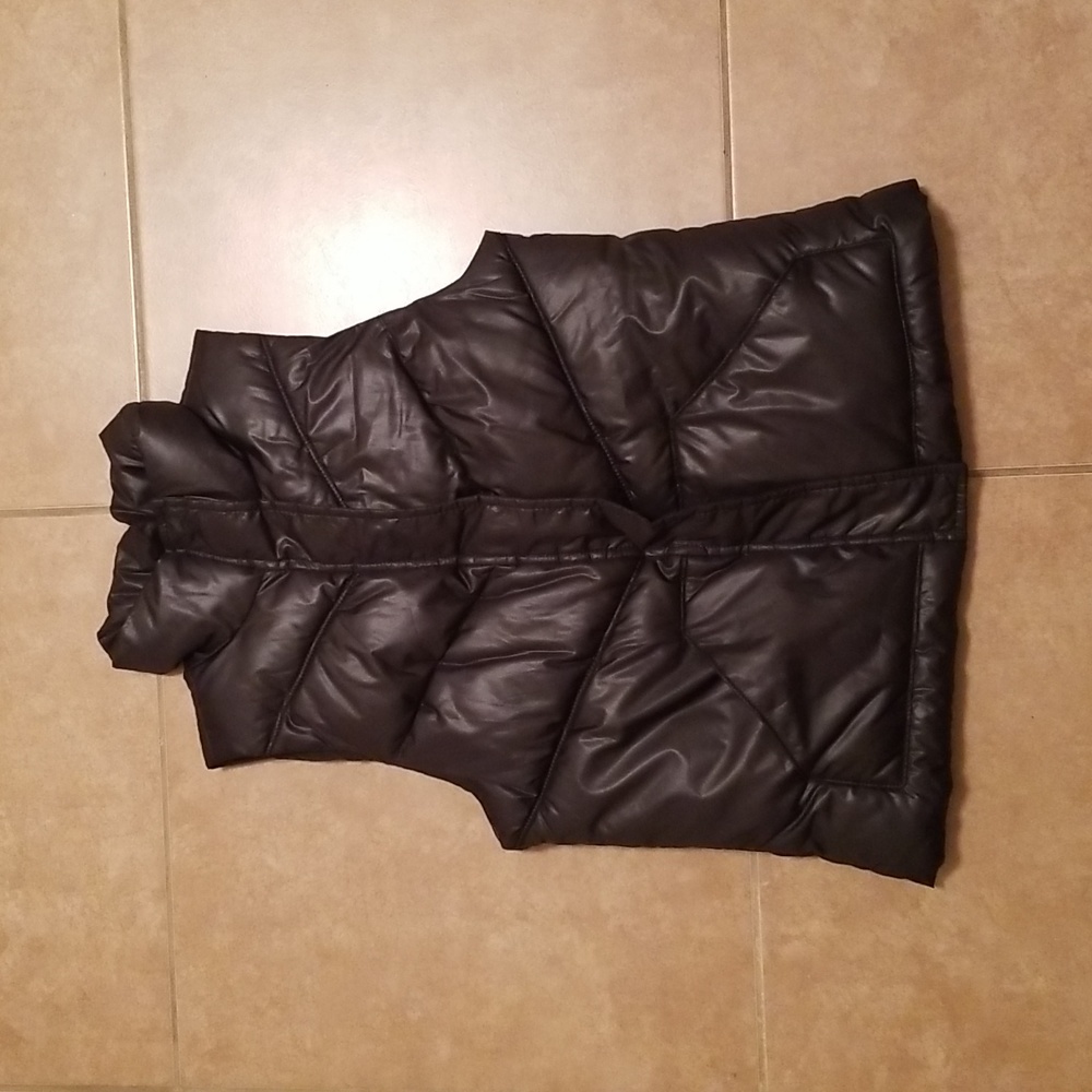 Black Old Navy Puffy Vest (Size Small)